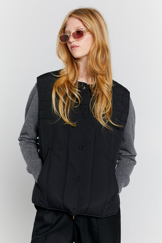 Quilted Voyager Vest Black