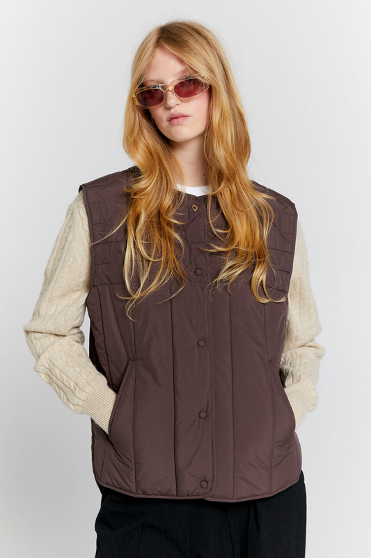 Quilted Voyager Vest Mahogany