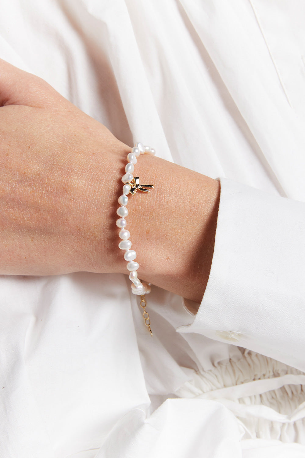 Petite Bow with Pearls Bracelet Gold