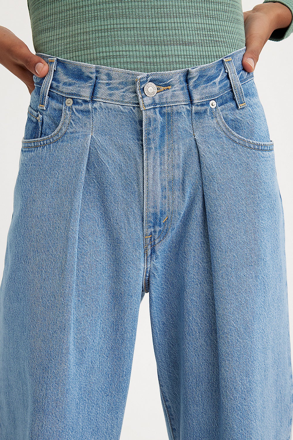 Levi's Folded Pleated Baggy Jeans Show Me The Money | Karen Walker
