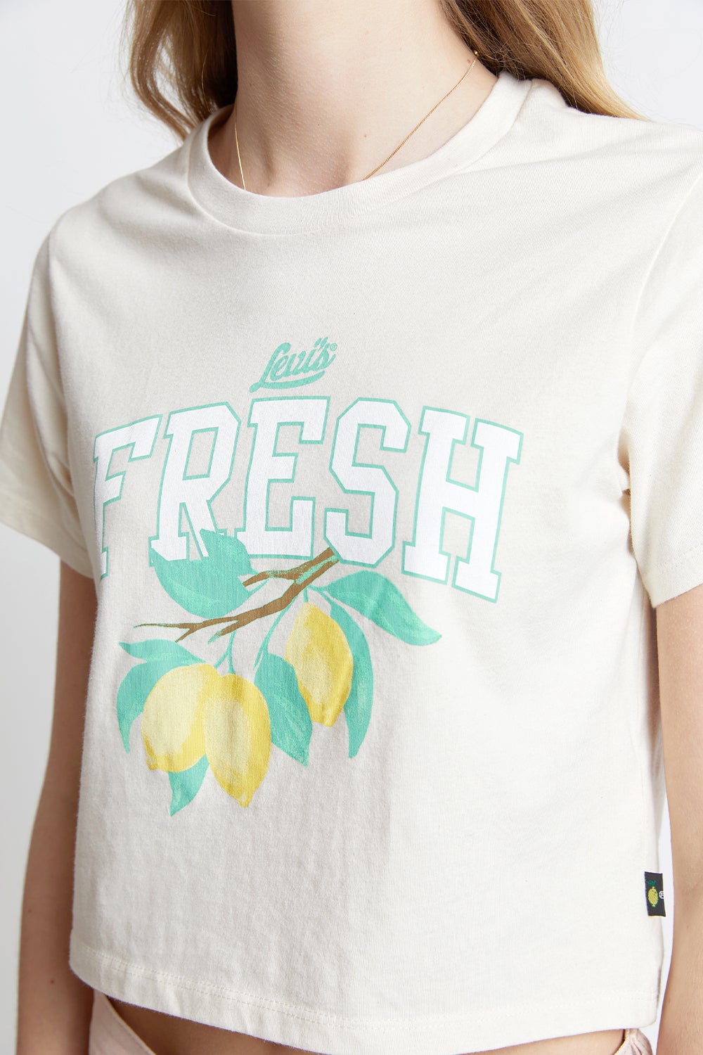 Levi s Fresh Cropped Jordie T shirt Stay Fresh Organic Lemon Undyed Griege Karen Walker