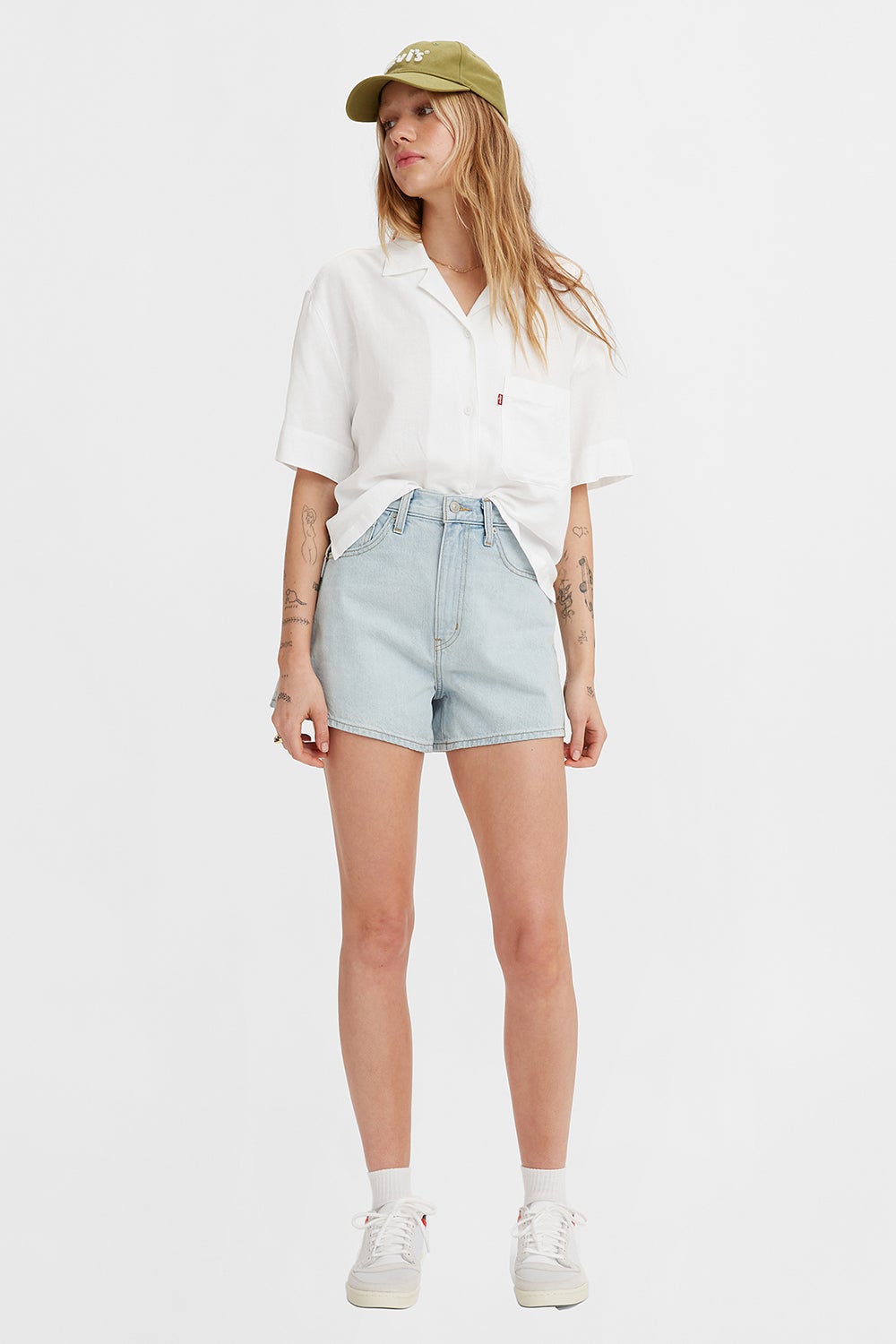 Levi's A1965-0004 High Waisted Mom Shorts in Light Stonewash – Dress &  Cotton