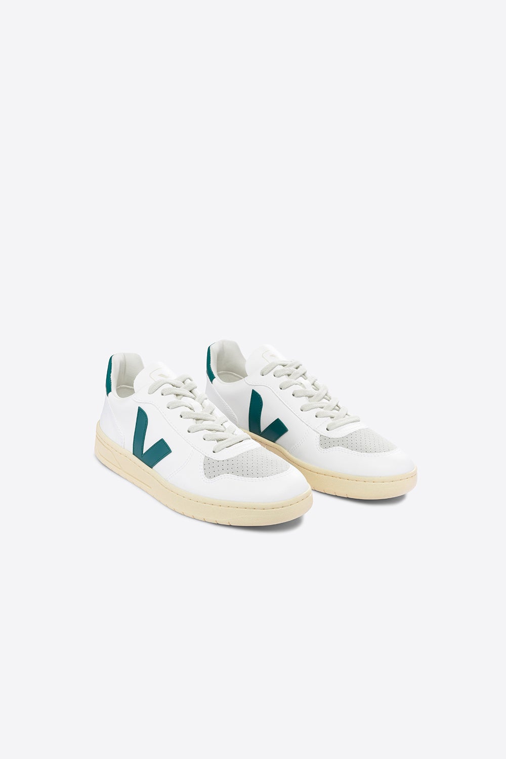 Veja plimsolls sales