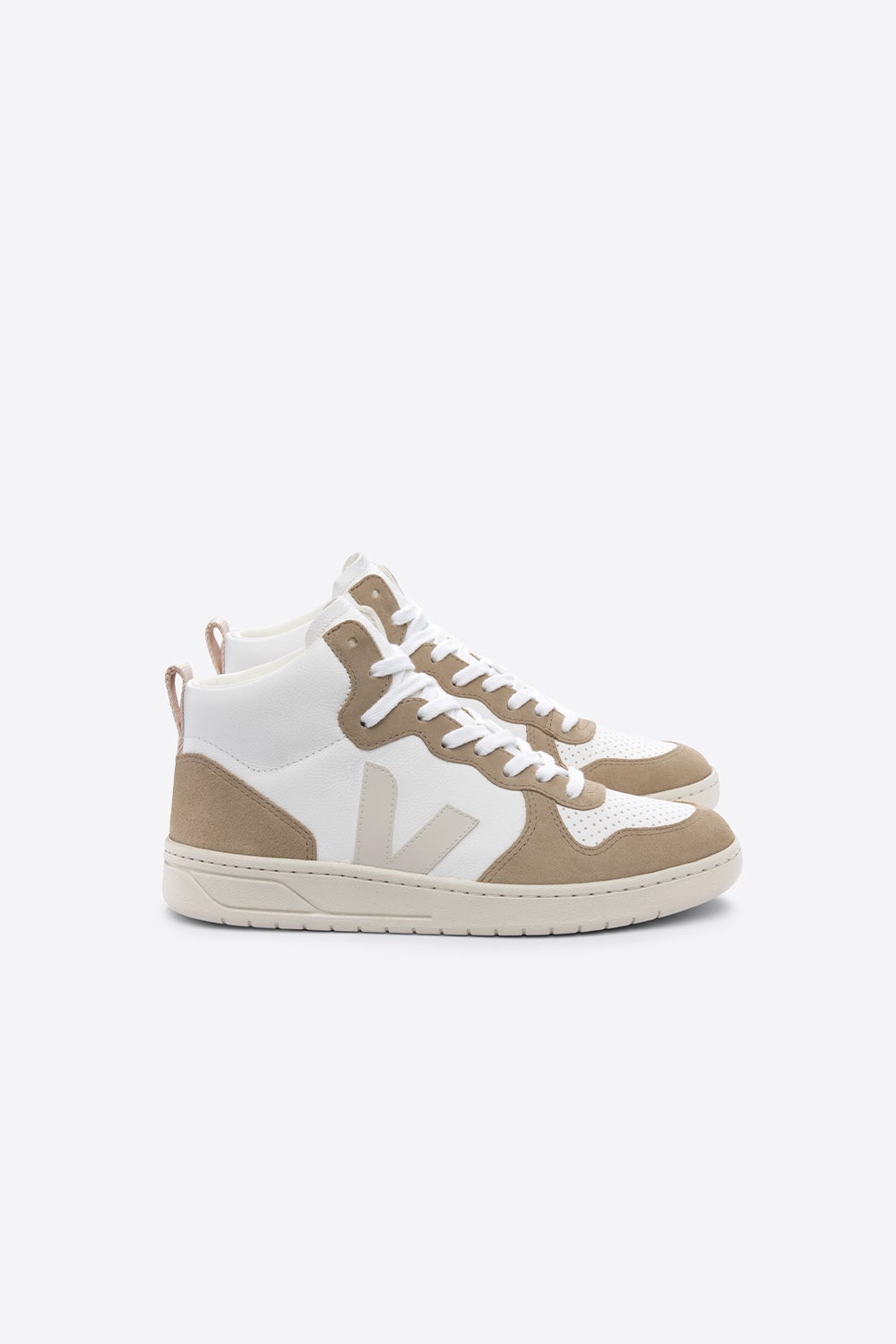 Veja v12 almond on sale pierre